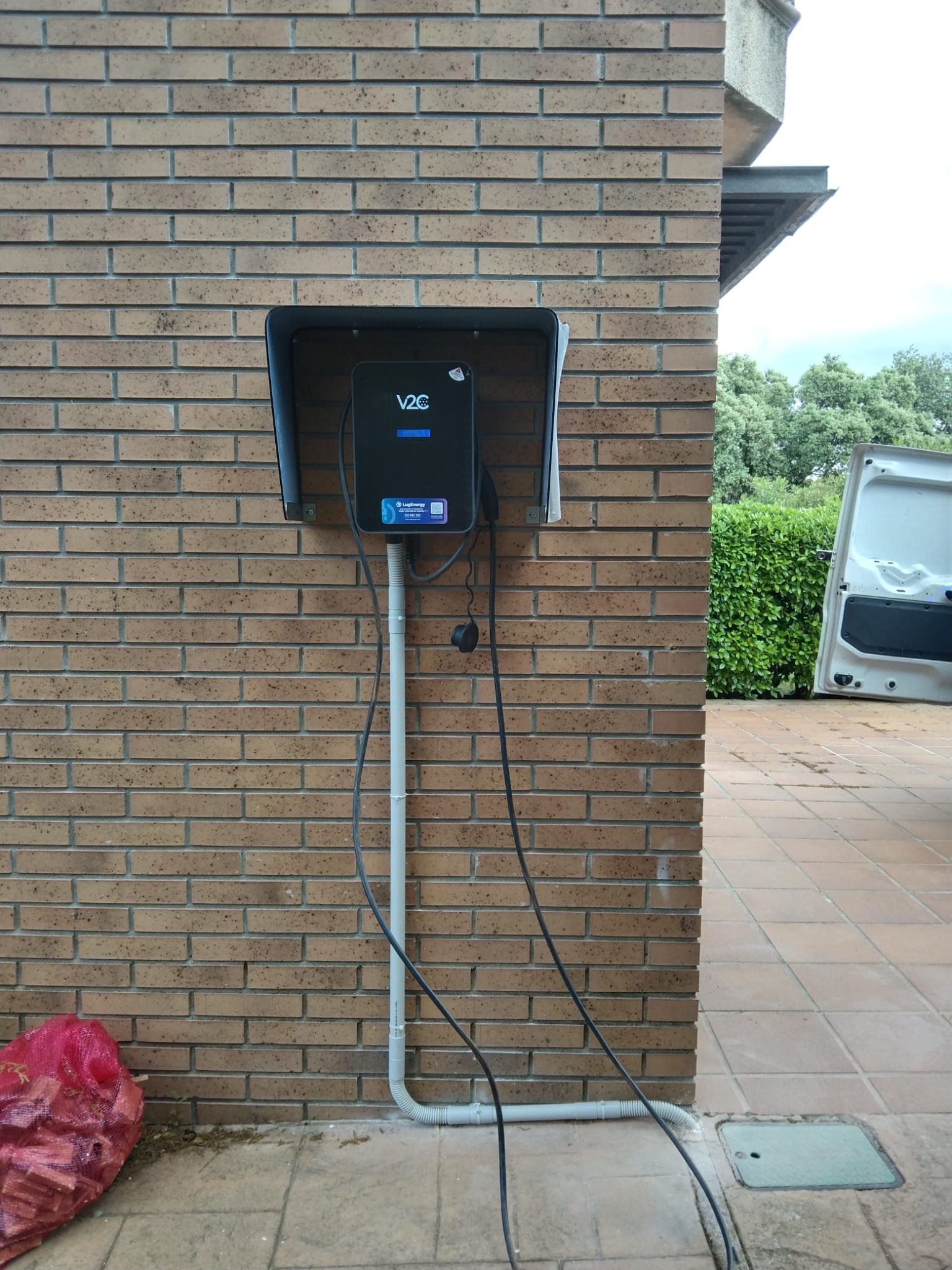 Ejemplo real de instalación de cargador V2C en vivienda unifamiliar